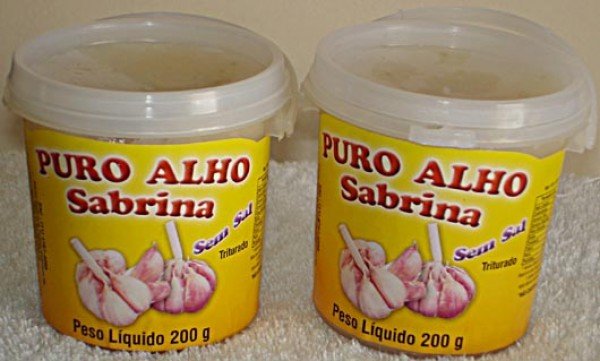 Alho Triturado, Sal Grosso Temperado, Espeto de Bambú